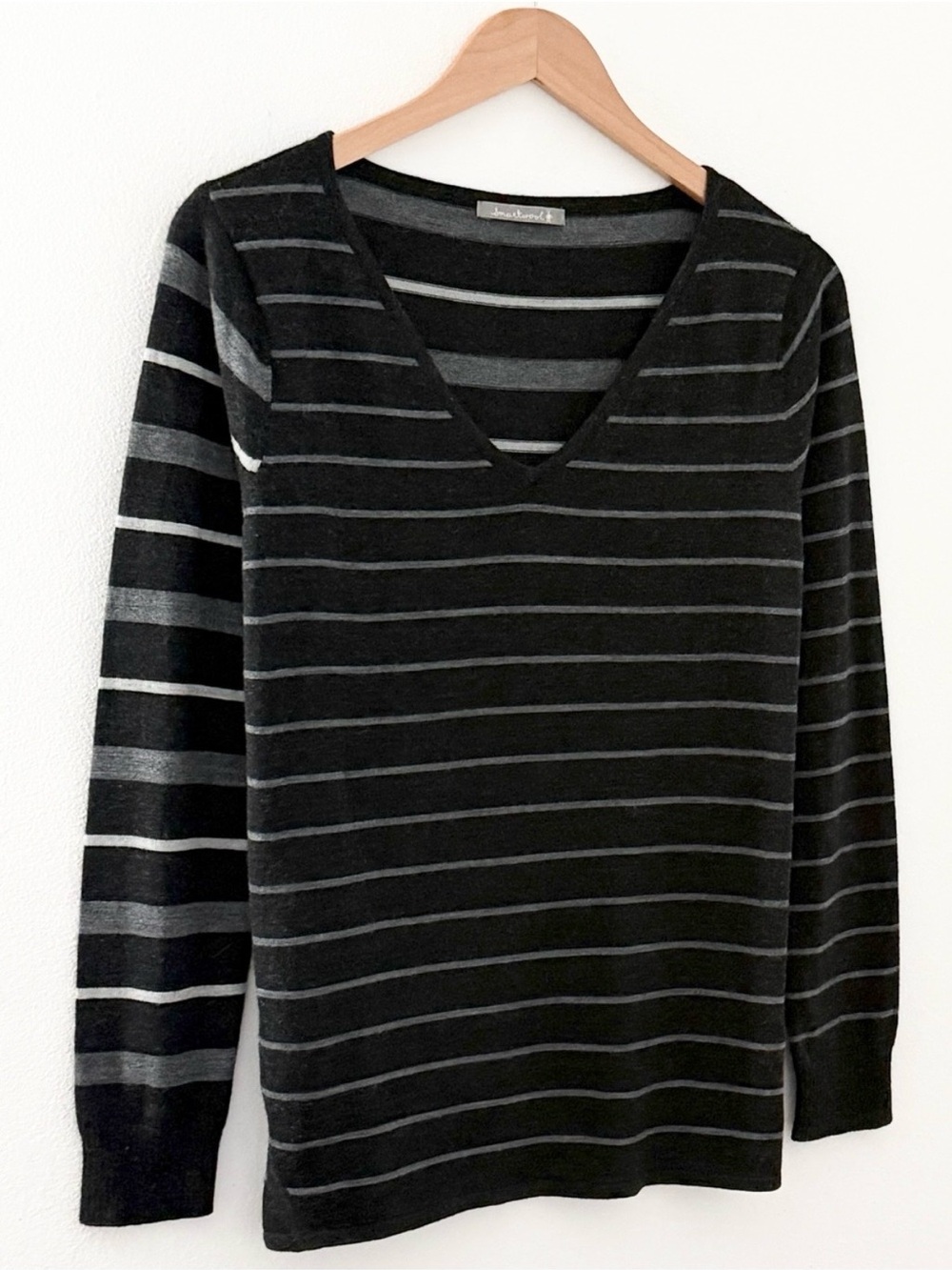 Smartwool Merino Wool Sweater Black Gray Striped V-Neck Base Layer Womens Large - Picture 2 of 8